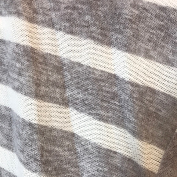 NWT Maternity sweater/kimono with hood, very soft - Picture 4 of 7